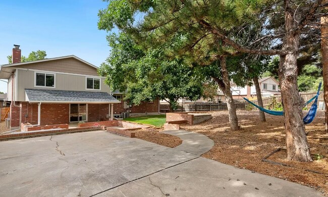 Building Photo - Modern 5 bed, 3.5 bath home in Lakewood!