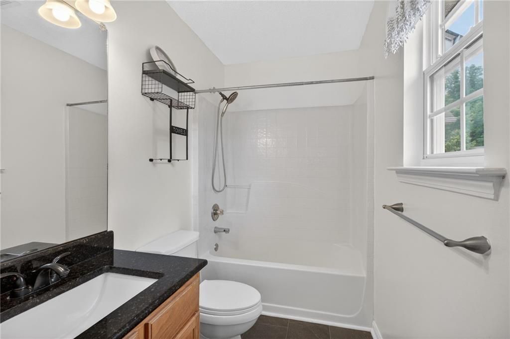 Building Photo - 275 Cottonwood Creek Cir