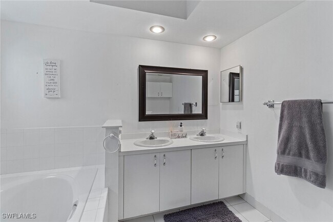 Building Photo - 102 Tuscana Ct