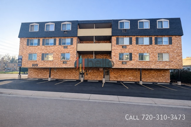 Building Photo - 809 N Dexter St