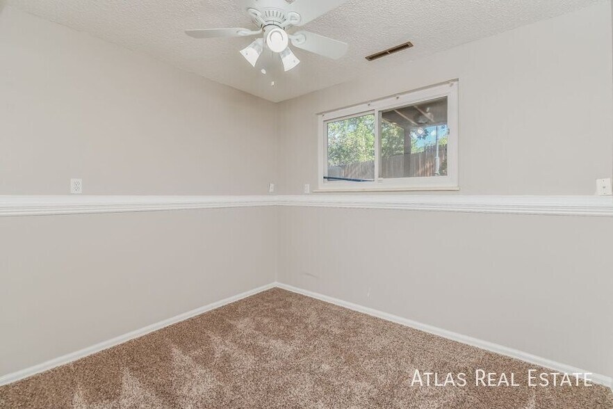 Building Photo - 4830 Ranch Dr