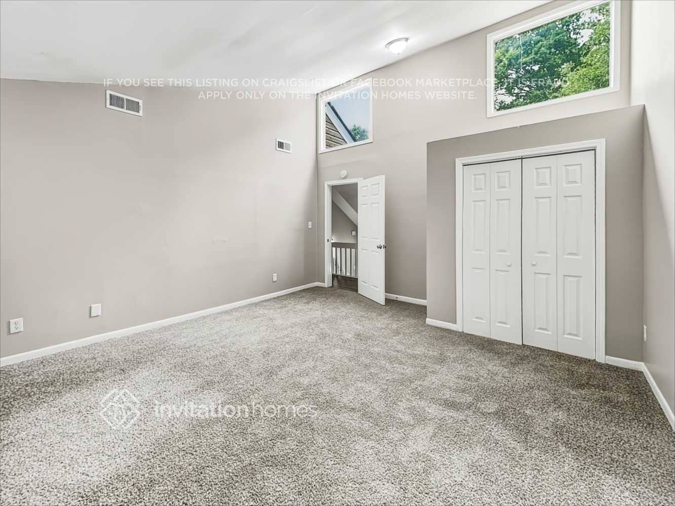 Building Photo - 3166 Robindale Rd