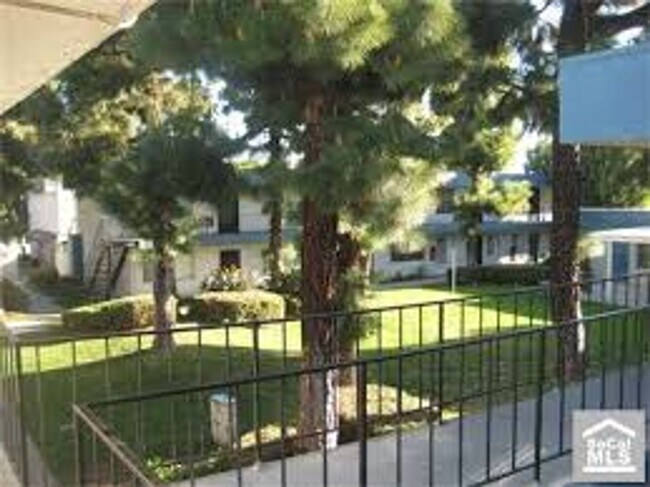 Building Photo - Coming Soon! Charming 2-Bedroom Apartment ...