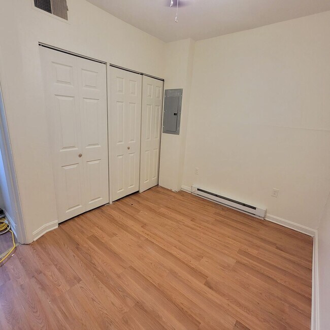 Building Photo - Welcome to Smryna!