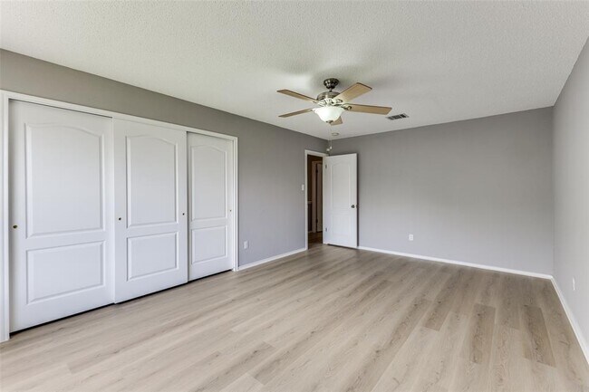 Building Photo - 2200 Milan Dr