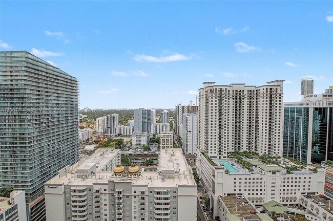 Building Photo - 1000 Brickell Plaza