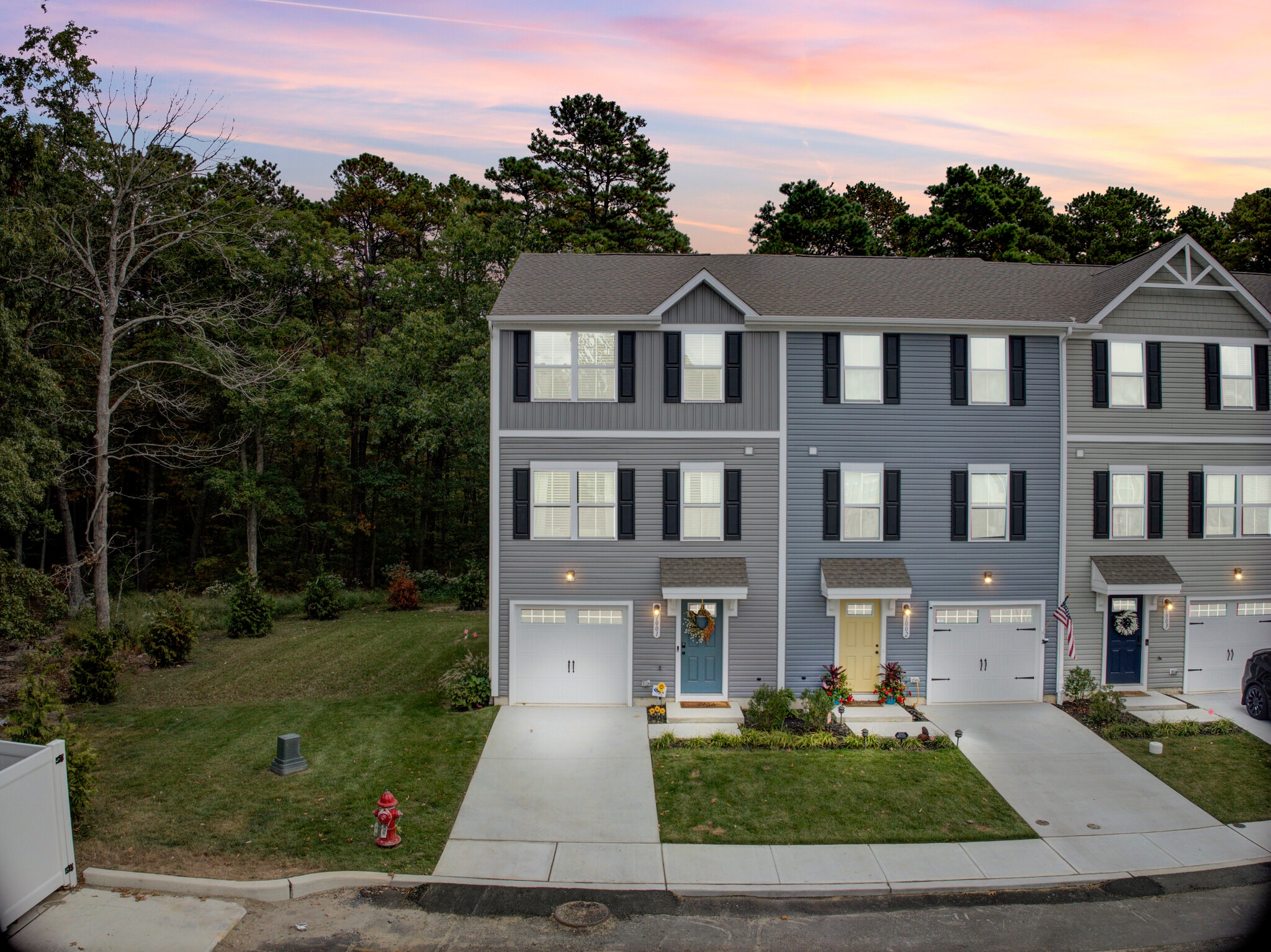 Building Photo - 1001 Cyprus Ct