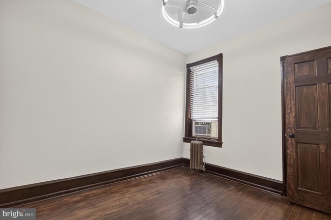 Building Photo - 5452 Catharine St