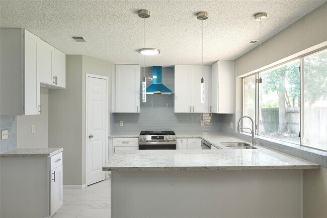 Building Photo - 3418 Green Fields Dr