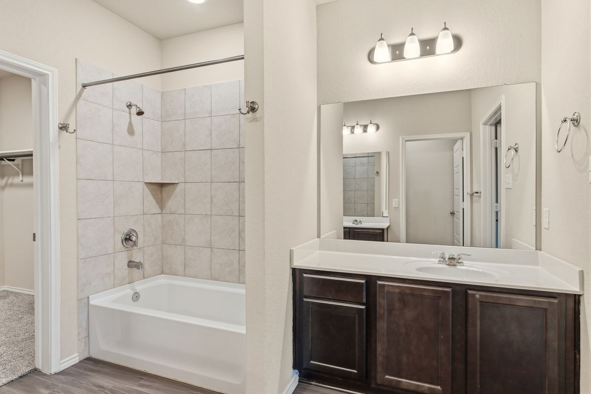 Building Photo - 513 Chelson Hunt