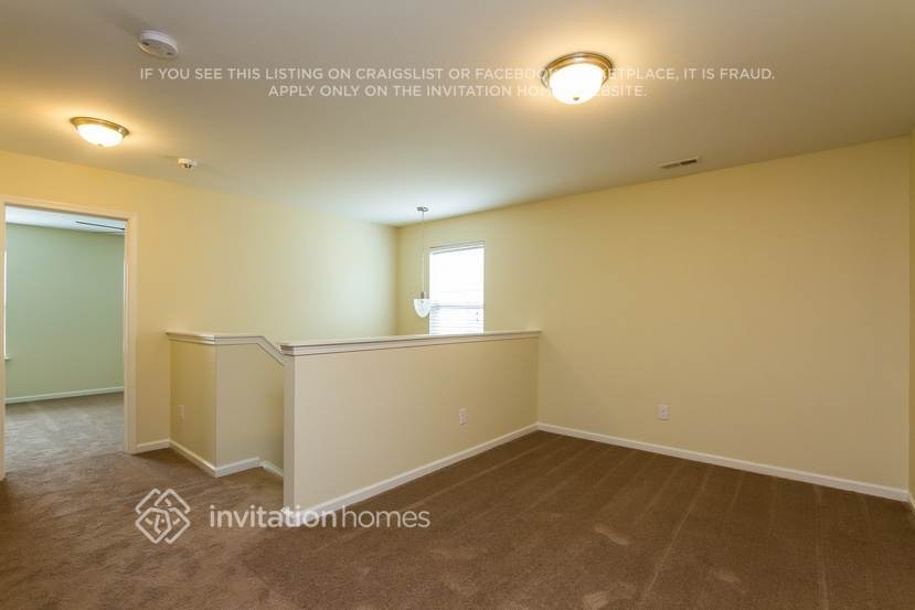 Building Photo - 8130 Dumphries Dr