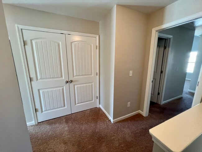 Building Photo - Upscale 3BR 2.5BA Townhome in Blackman!