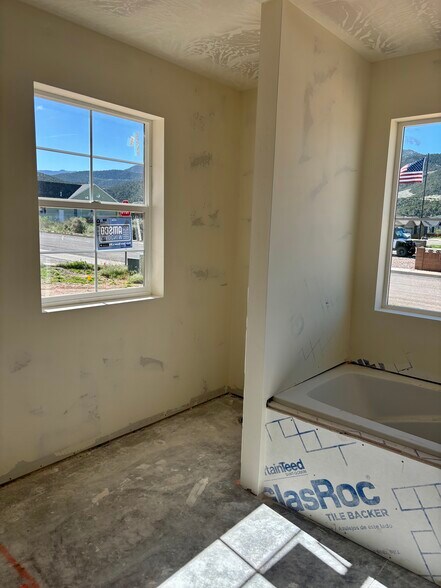 Building Photo - 270 S 1075 W