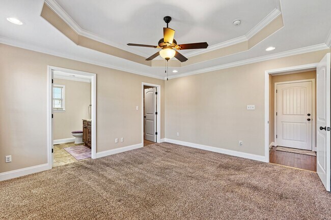 Building Photo - Lovely, Single Level, 3 Bedroom 2 Bath Home