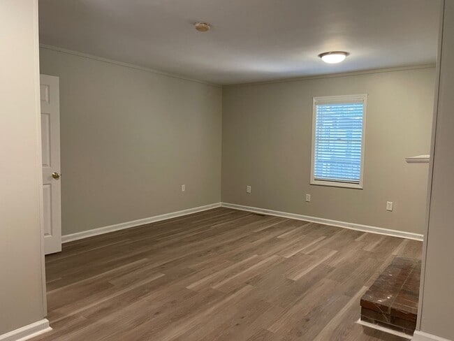 Building Photo - 3 BEDROOM 2 BA SINGLEWIDE  MOBILE HOME W R...