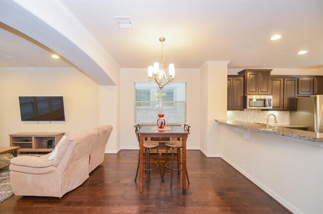 Building Photo - 10014 Spring Shadows Park Cir