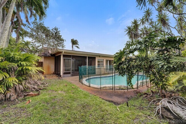 Building Photo - 4721 Sarazen Dr