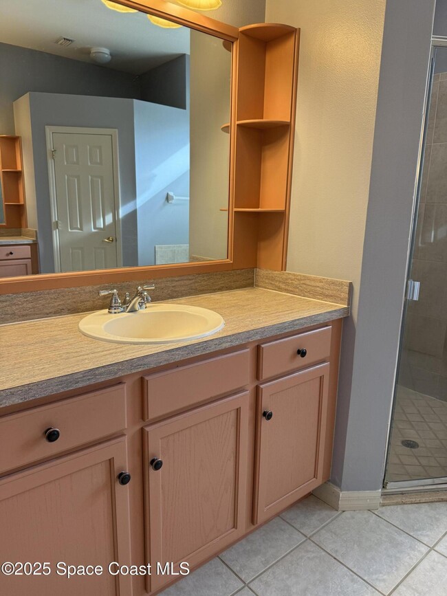 Building Photo - 5971 Newbury Cir