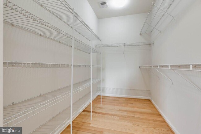 Building Photo - 7599 Taunton Ct