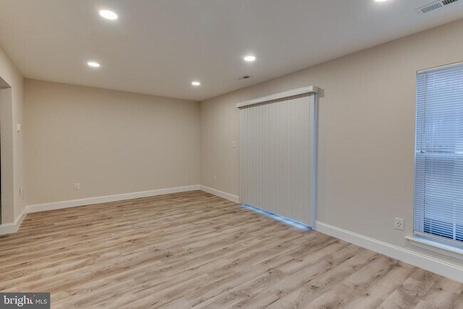 Building Photo - 47726 Devin Cir