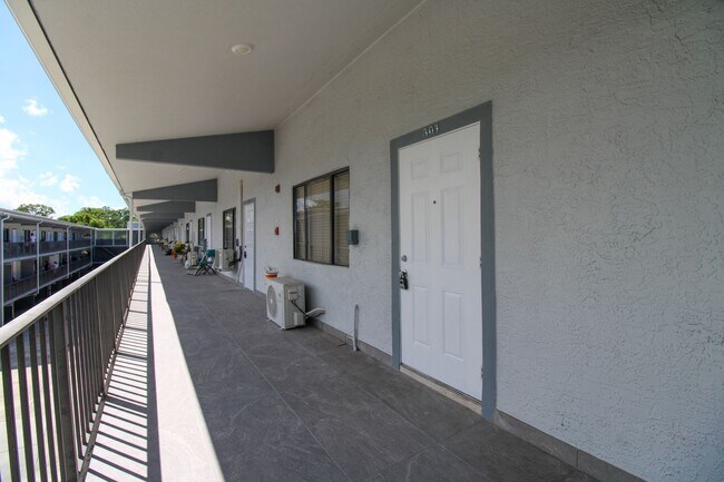 Building Photo - ANNUAL UNFURNISHED ** Wiggins Pass West **...