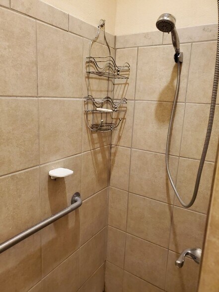 Building Photo - 25 Cenizo Cir