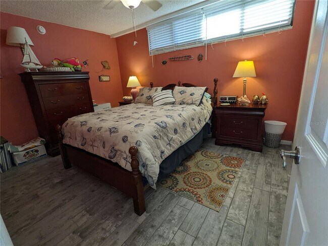 Building Photo - 2616 Cove Cay Dr