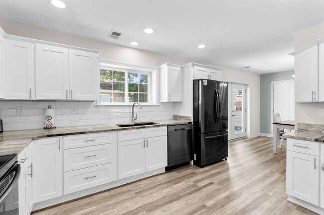 Building Photo - 433 Belle Dr