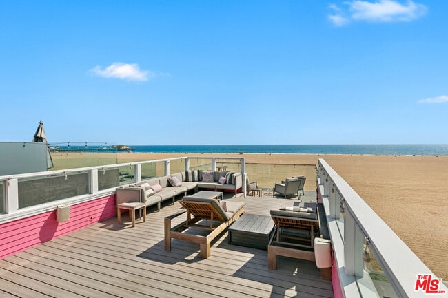 Building Photo - 1341 Palisades Beach Rd