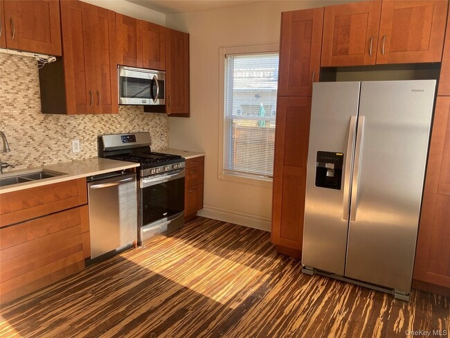 Building Photo - 8 Willow St