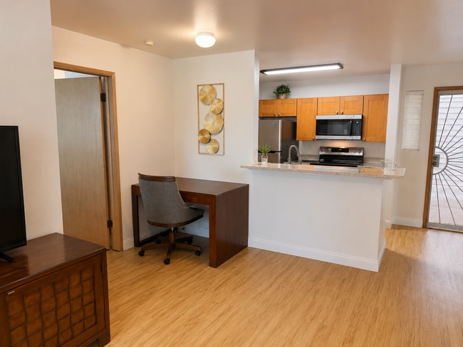 Building Photo - Central Maui - 3 bedroom, 2 bath condo, 5 min from hospital, Kaiser & gov't facilities