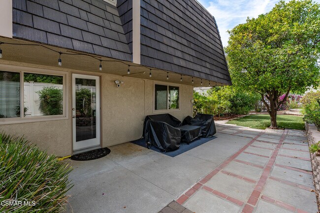 Building Photo - 2958 Dogwood Cir