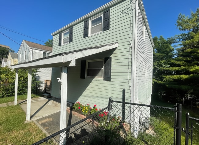 Building Photo - COMING SOON! This is a Lease-to-Own – Not a typical rental. New Year, New Home, $500 Off! Quaint ...