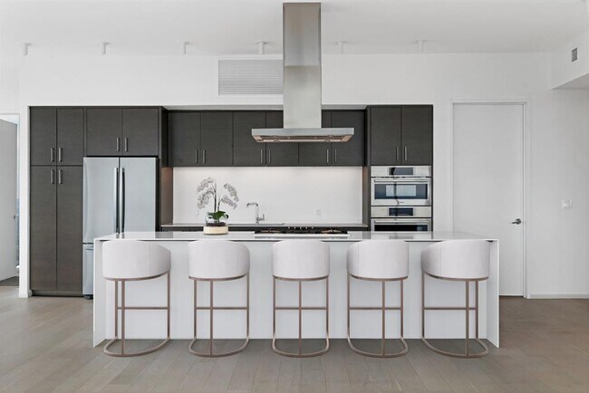 Building Photo - 301 West Ave