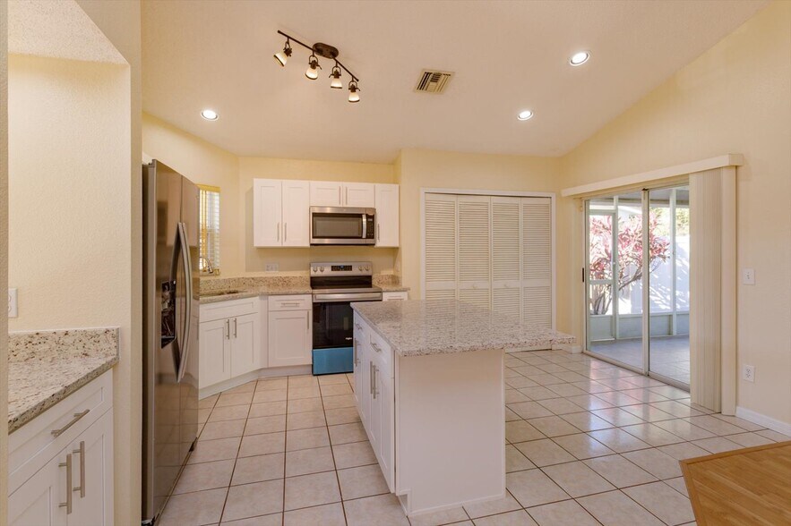 Building Photo - 1614 Sand Key Cir