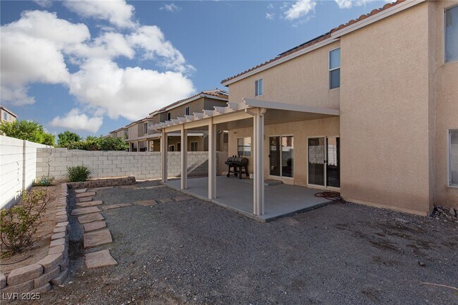 Building Photo - 10651 Medicine Bow St