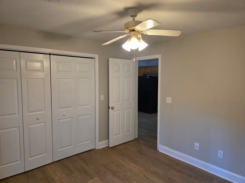 Building Photo - 79 Pine Crest Cir