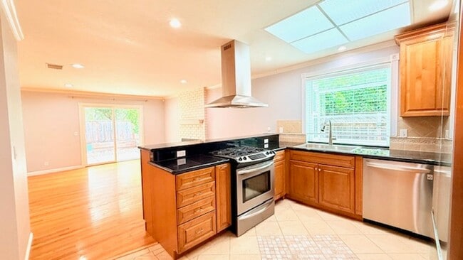 Building Photo - Charming 3BD/2BA, Single-Story, Ranch-Style Home in Broadmoor Area of San Ramon- Available NOW!