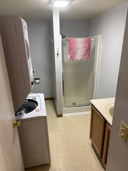 Building Photo - 118 E Main St