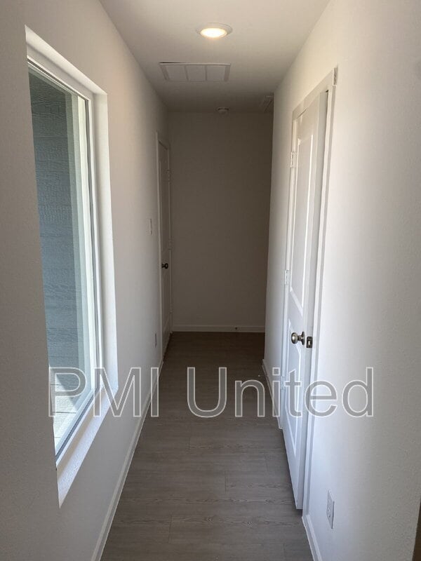 Building Photo - 3012 Burmese St