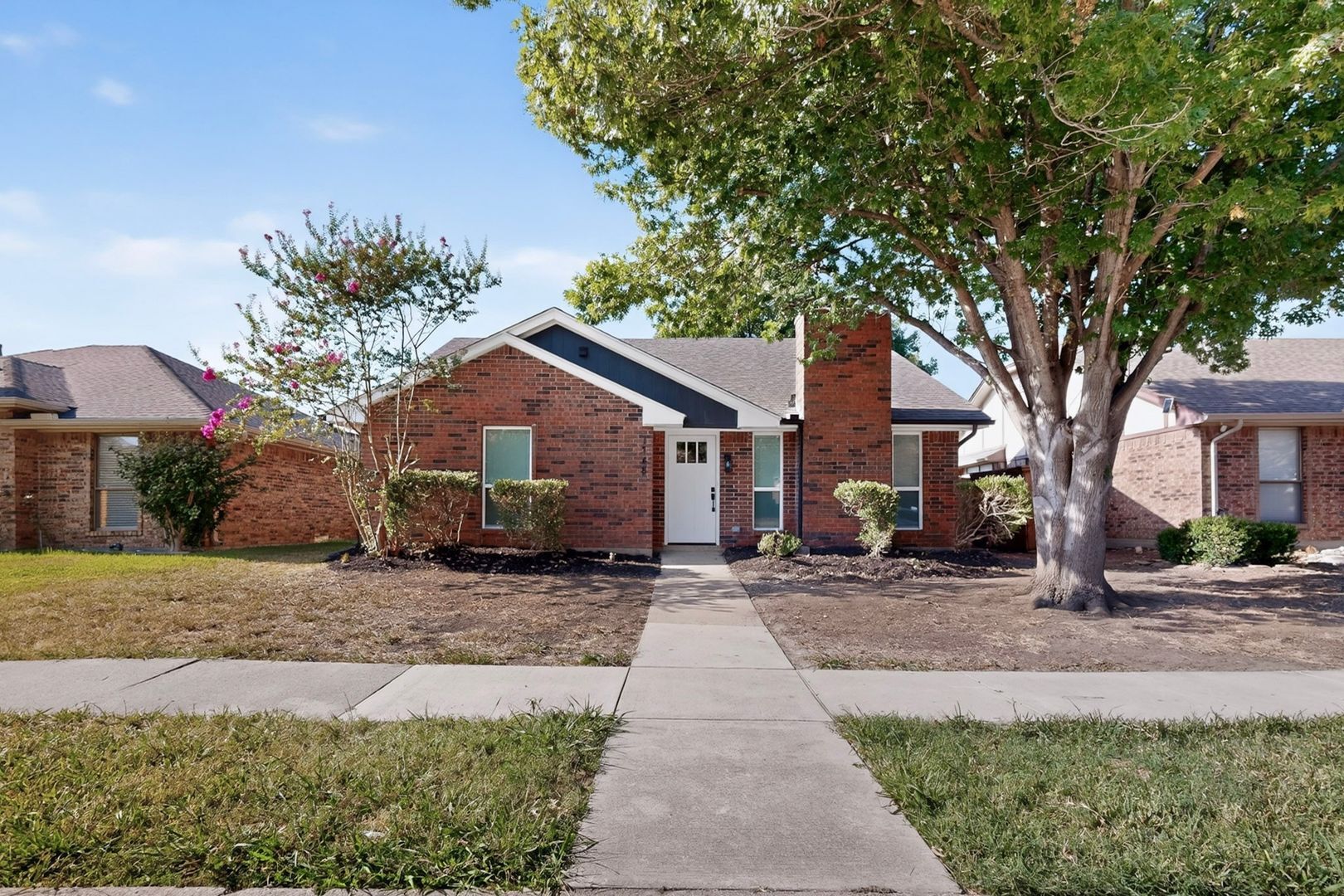 Building Photo - 1748 St James Dr