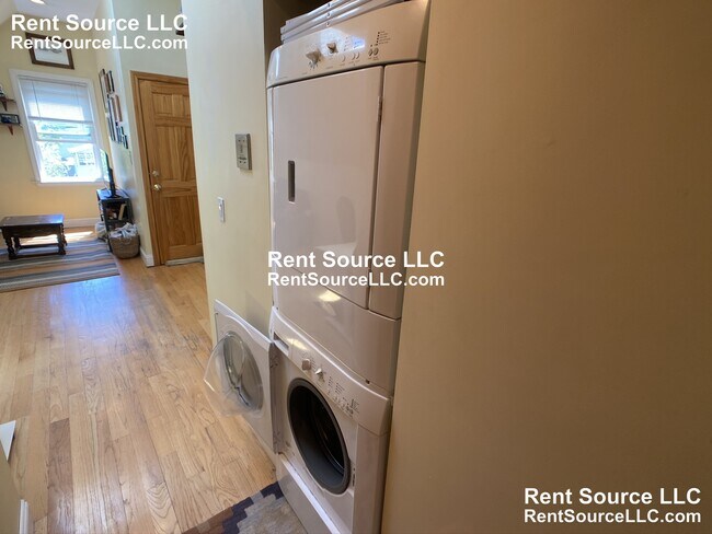 Building Photo - 20 Radcliffe Rd