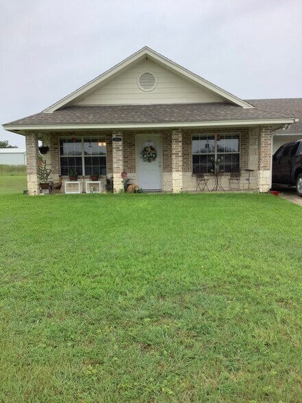 Primary Photo - 130 Satch Dr