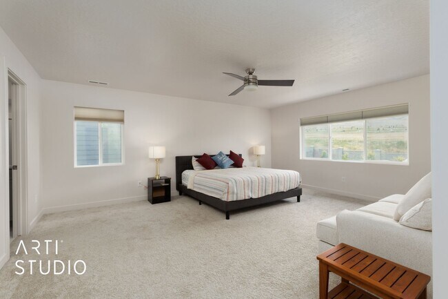 Building Photo - 2577 N Velvet Moon Dr