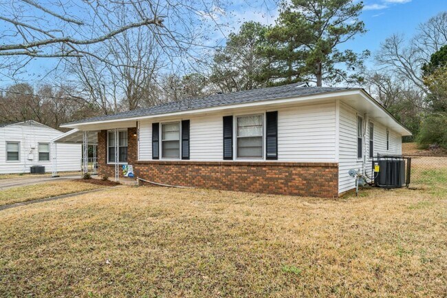 Building Photo - 1216 Beechdale Rd