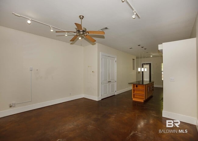 Building Photo - 109 Cody Ln