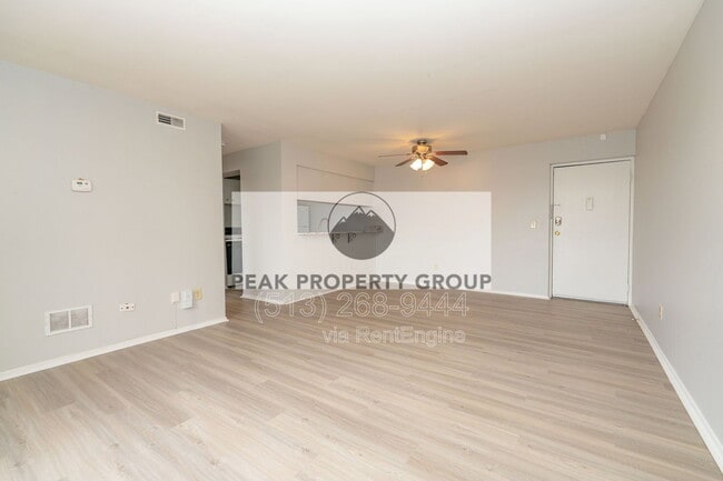 Building Photo - 2971 Deckebach Ave