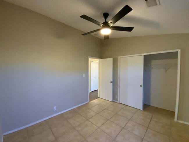 Building Photo - 2 Bedroom Single Story Home Available Near Hwy 550 NE & Paseo Del Volcan NE in Enchanted Hills Ri...