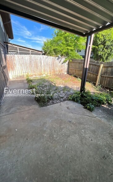 Building Photo - 1845 Stonehenge Dr