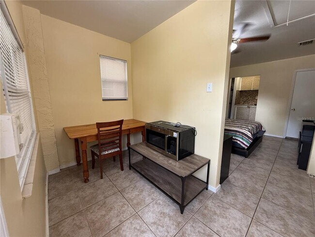 Building Photo - 10174 Mason Dixon Cir